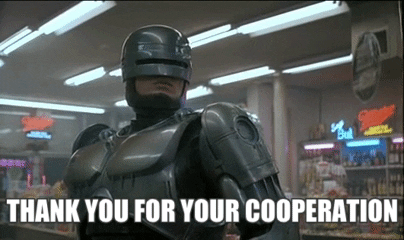 Robocop dentro de una tienda agradeciendo a las personas por su cooperación en el Xbox Partner Preview 2023.- Blog Hola Telcel