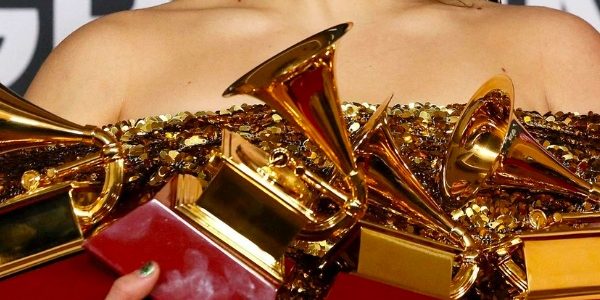 Los Latin Grammy Awards agregan para 2023 tres categorías nuevas para premiar a compositores.-Blog Hola Telcel