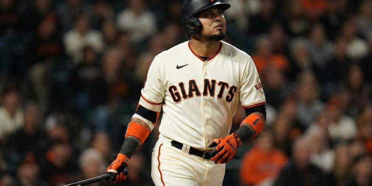 Luis Arráez firma con los Gigantes por una temporada