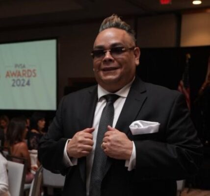Luis Bautista Garrido Palacios galardonado en Miami con el PVSA Awards 2024 - FOTO