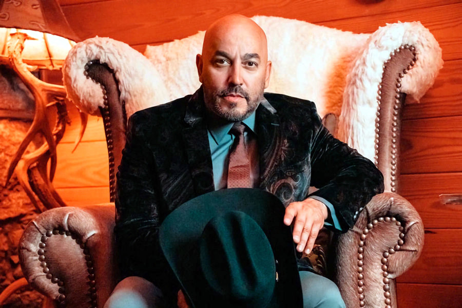Lupillo Rivera revelará 'Tragos amargos' de su vida en autobiografía