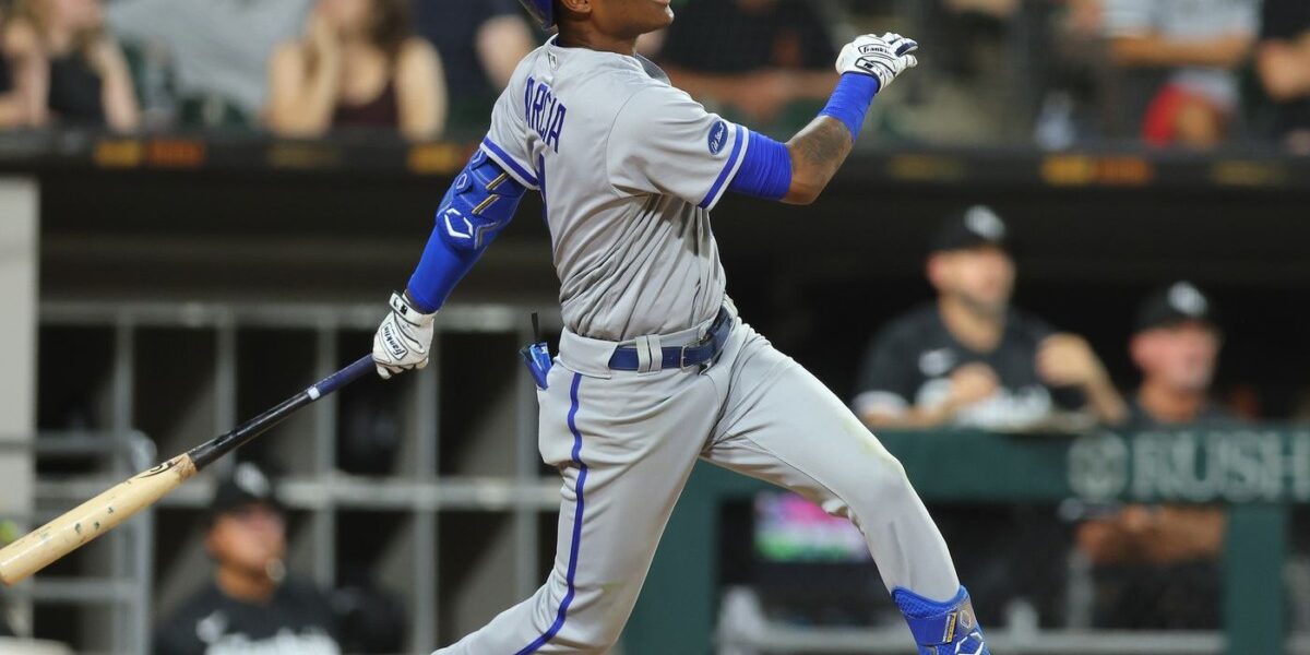 Maikel García extiende su vínculo con Kansas City