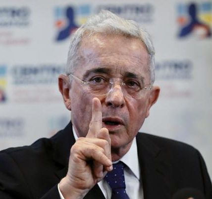 Álvaro Uribe