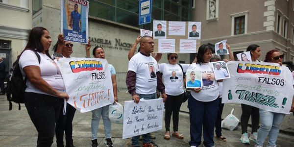 Protesta familiares presos políticos
