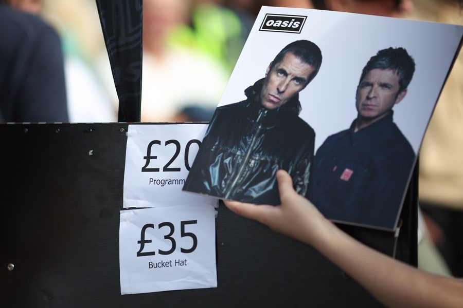 Oasis extiende su leyenda e inicia su gira mundial