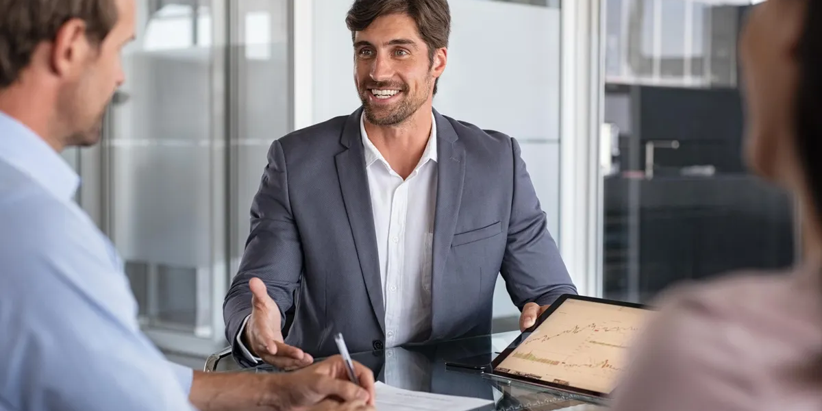 Oswaldo Karam | El Navegante del Capital: Qué Hace un Asesor Financiero y su Rol en una Entidad de Inversión