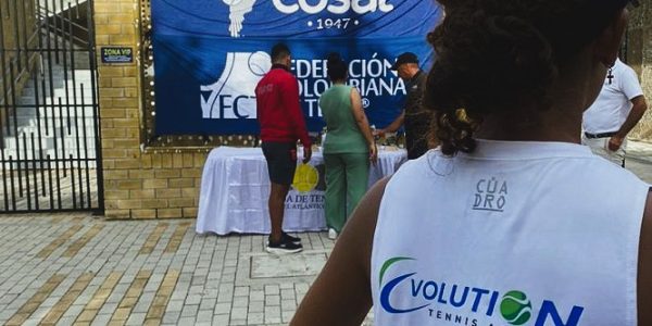 Por tercer año consecutivo tenistas venezolanas entrenadas por Elio Barrios conquistan el Circuito COSAT - FOTO