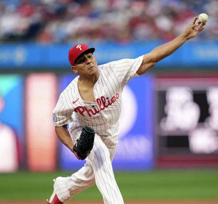 Ranger Suárez firma con los Medias Rojas de Boston