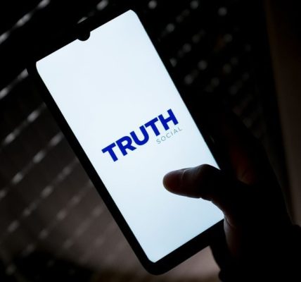 Red social de Trump abrirá mercado de apuestas deportivas