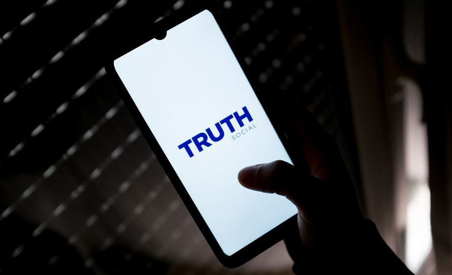 Red social de Trump abrirá mercado de apuestas deportivas