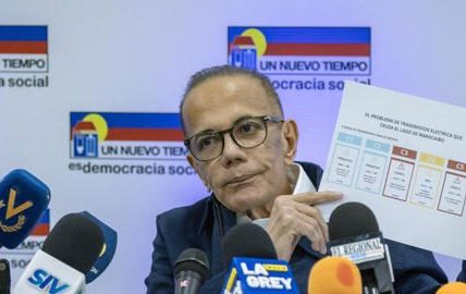 Rosales presentará plan a EEUU para solventar fallas eléctricas en Zulia