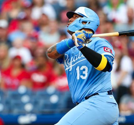 Salvador Pérez llegó a los 300 jonrones en la MLB