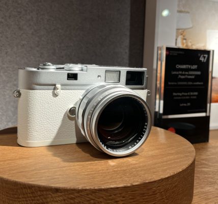 Subastada por € 6,5 millones cámara de fotos del papa Francisco