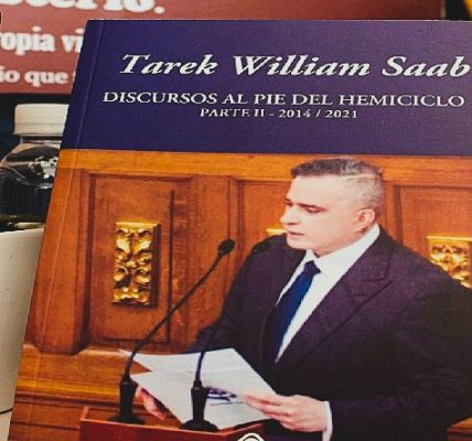Tarek William Saab - ‘Discursos Al Pie Del Hemiciclo’ ¡Poesía y revolución política! - FOTO