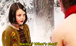 Lucy hablando con un fauno en el mundo de Narnia.- Blog Hola Telcel