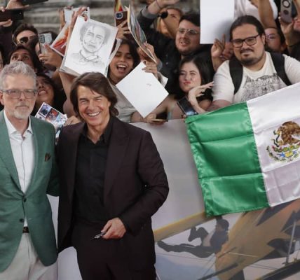 Tom Cruise llega a México para promocionar ‘Misión Imposible: Sentencia Final’