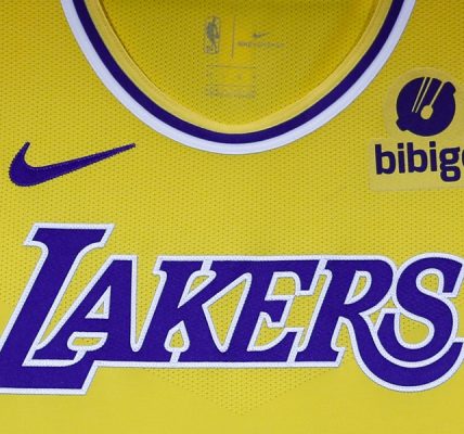 Venden a Los Angeles Lakers por 10.000 millones de dólares