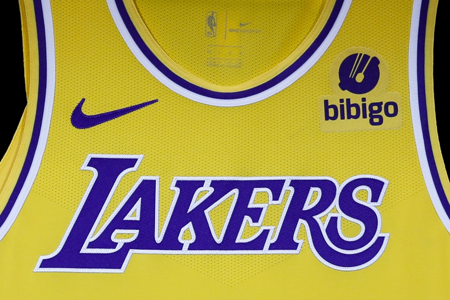 Venden a Los Angeles Lakers por 10.000 millones de dólares
