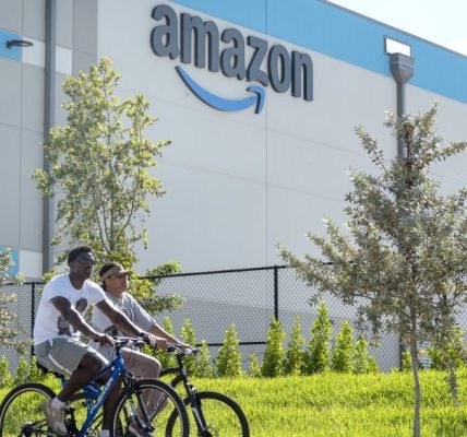 Zoox de Amazon inaugura planta en EEUU para hacer robotaxis