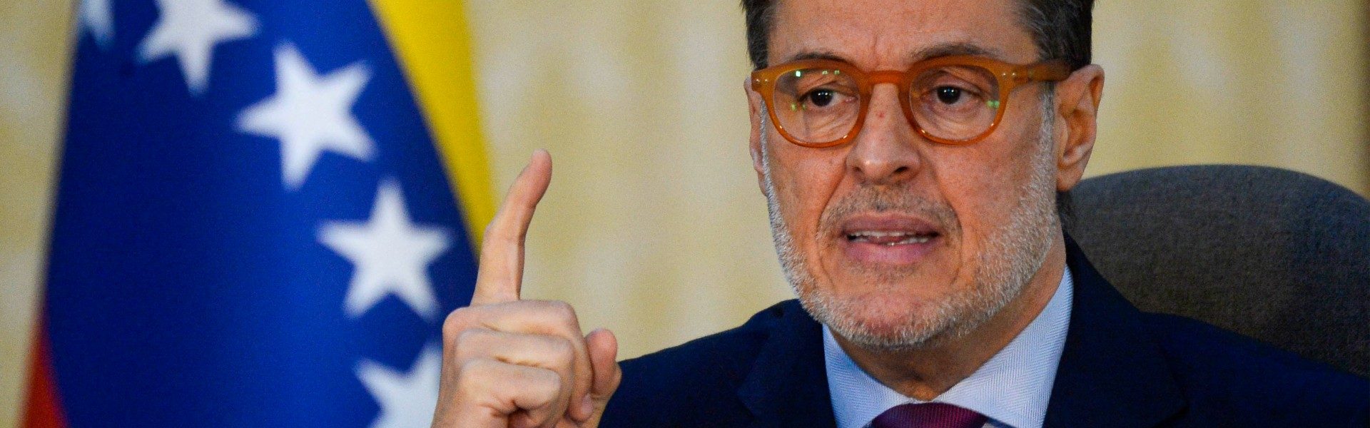 Maduro anuncia que Félix Plasencia deja cargo de embajador de Venezuela en Colombia