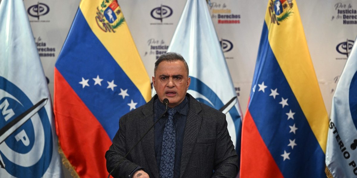 Fiscalía de Venezuela confirma detención de tres sospechosos de tiroteos contra comercios