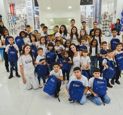 Fundación Traki ilumina el futuro ¡Más de 600 kits escolares para hijos de empleados! - FOTO