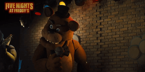 Animatrónico volteando de manera aterradora para saber por qué la segunda película de Five Nights at Freddy's será mejor que la primera entrega.- Blog Hola Telcel