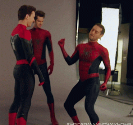 Tobey Maguire bailando como Spider-Man en la filmación de la última película Spider-Man: No Way Home.- Blog Hola Telcel